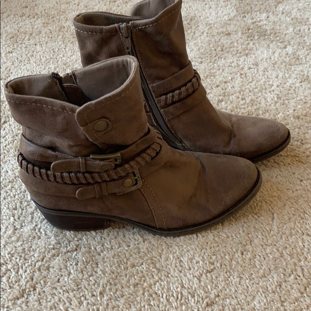 Baretraps ankle booties